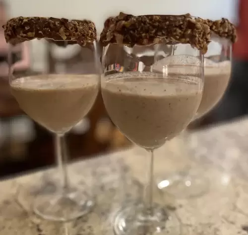 Cocktail with hazelnuts and Bailey's 